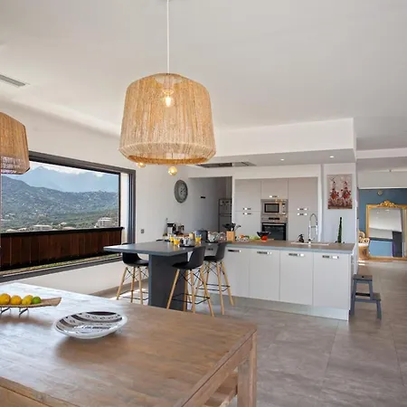 Bianca LʼÎle-Rousse