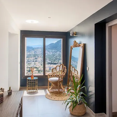 Bianca Villa LʼÎle-Rousse