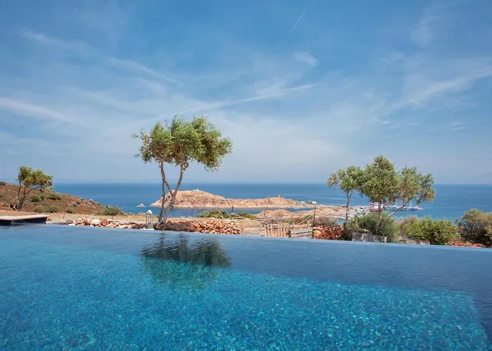 Bianca Villa LʼÎle-Rousse