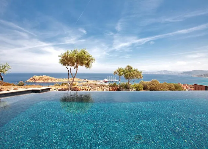 Bianca Villa LʼÎle-Rousse